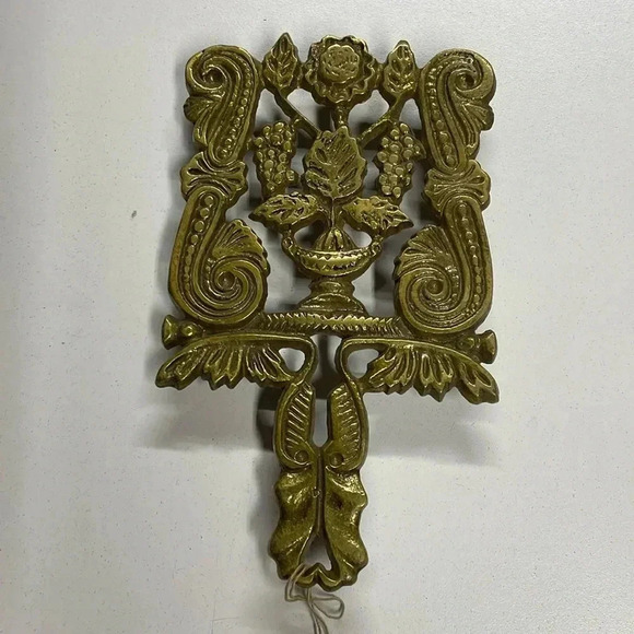 Mid-Century  Solid Brass Leaf & Floral Design Trivet - Picture 1 of 2